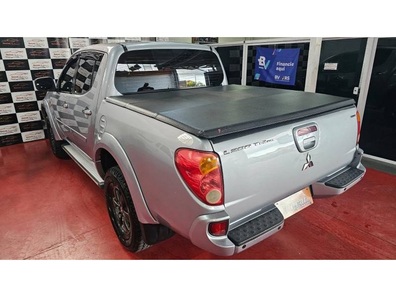 MITSUBISHI - L200 TRITON - 2014/2015 - Prata - Sob Consulta