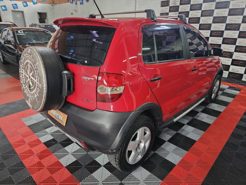 VOLKSWAGEN - CROSSFOX - 2009/2010 - Vermelha - R$ 34.900,00