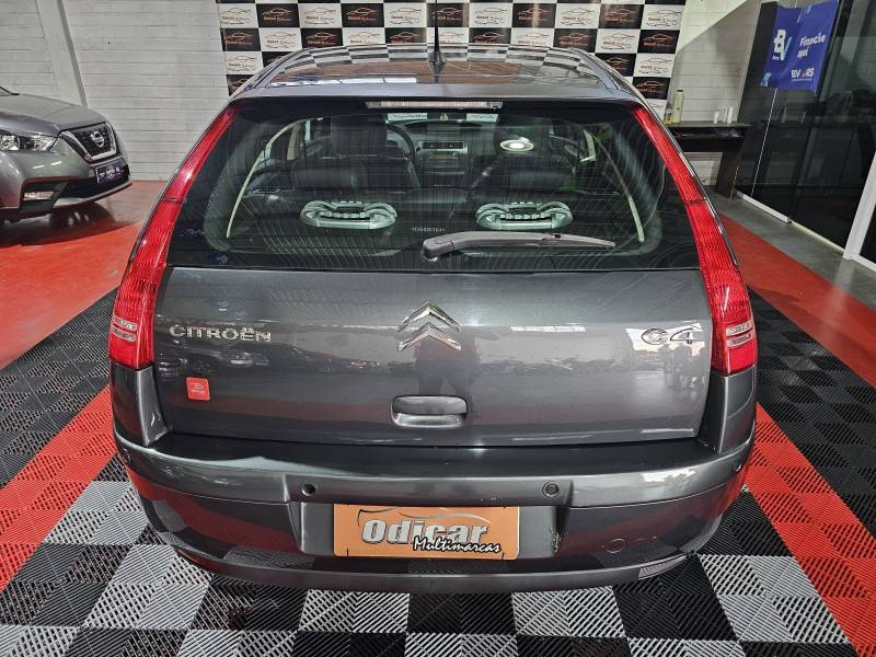 CITROËN - C4 - 2012/2013 - Cinza - R$ 30.900,00
