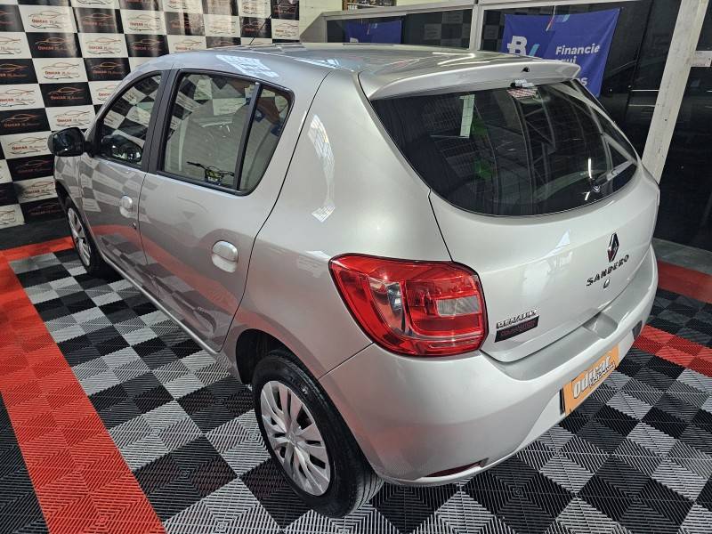 RENAULT - SANDERO - 2015/2016 - Prata - R$ 39.900,00