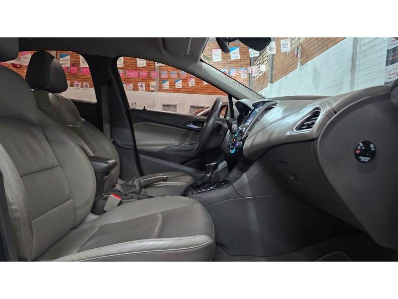 CHEVROLET - CRUZE - 2017/2017 - Branca - R$ 86.900,00