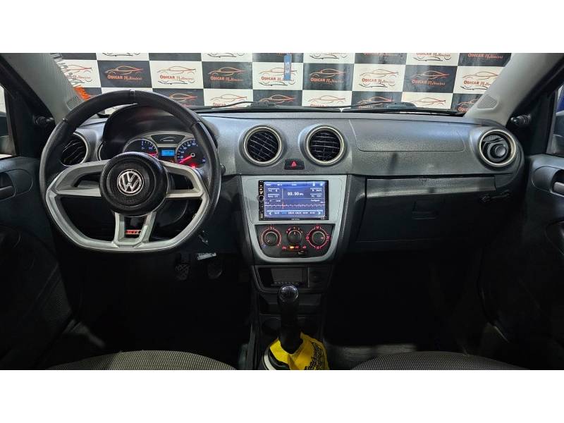 VOLKSWAGEN - VOYAGE - 2010/2011 - Preta - R$ 33.900,00