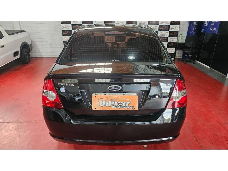 FORD - FIESTA - 2010/2010 - Preta - R$ 32.900,00