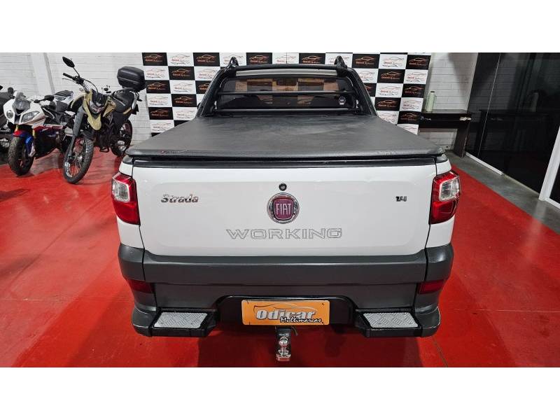 FIAT - STRADA - 2015/2015 - Branca - R$ 47.900,00