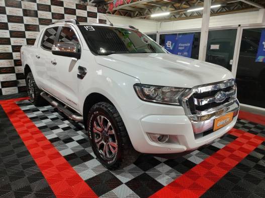 FORD - RANGER - 2018/2019 - Branca - R$ 157.900,00
