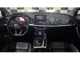 AUDI - Q5 - 2017/2018 - Azul - R$ 164.900,00