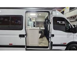 RENAULT - MASTER - 2005/2005 - Branca - R$ 199.900,00