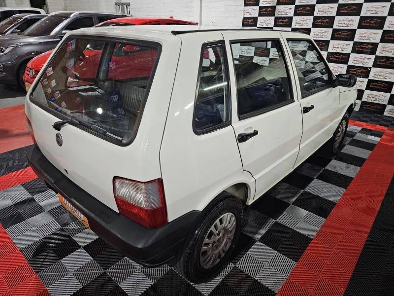 FIAT - UNO - 2005/2005 - Branca - R$ 17.900,00