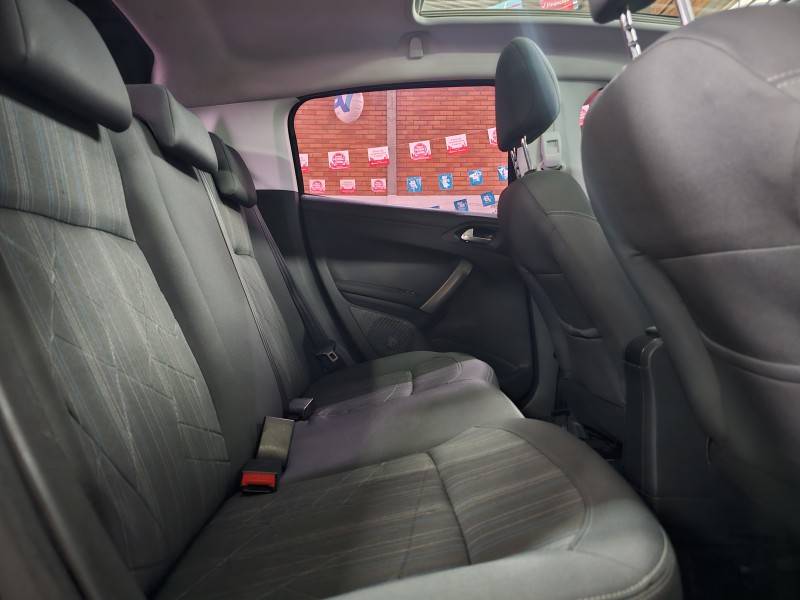 PEUGEOT - 208 - 2013/2014 - Marrom - R$ 41.900,00