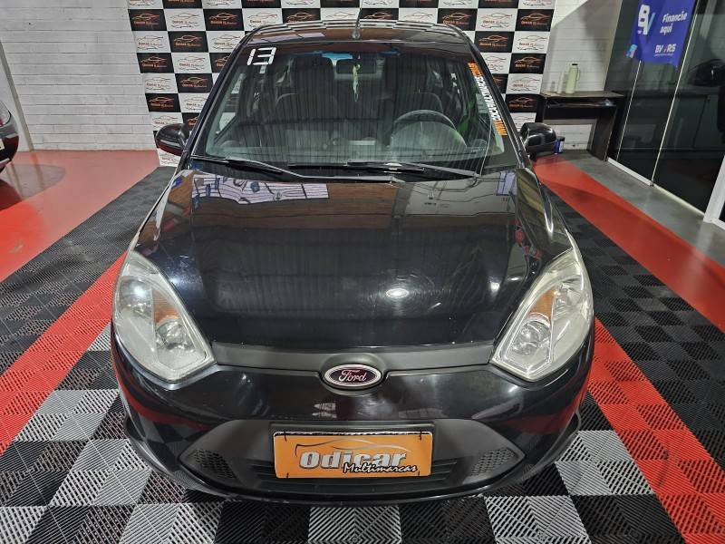FORD - FIESTA - 2012/2013 - Preta - R$ 35.900,00
