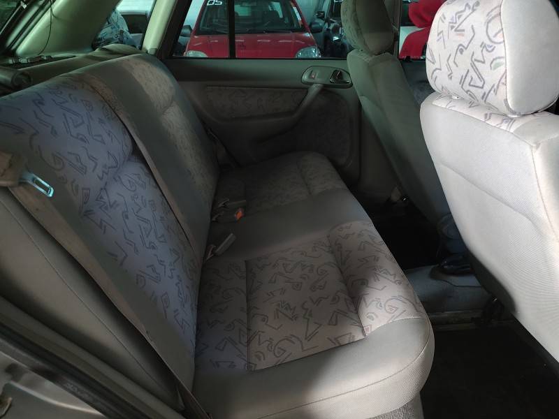 VOLKSWAGEN - GOL - 2001/2001 - Prata - R$ 14.900,00