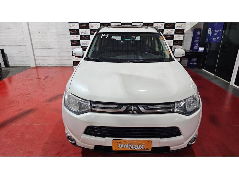 MITSUBISHI - OUTLANDER - 2013/2014 - Branca - R$ 74.900,00