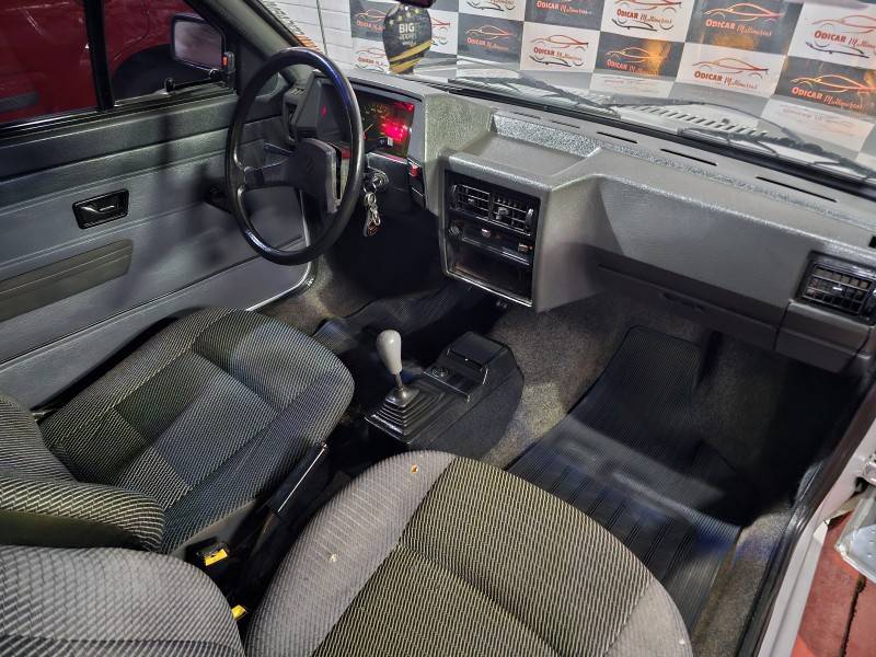 VOLKSWAGEN - PARATI - 1993/1993 - Prata - R$ 19.900,00