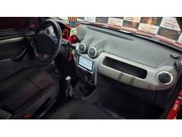 RENAULT - SANDERO - 2010/2011 - Vermelha - R$ 27.900,00