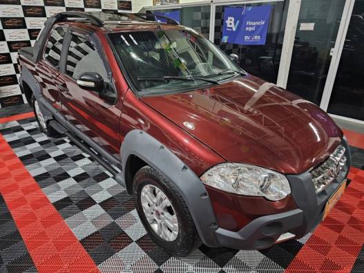 FIAT - STRADA - 2010/2011 - Vermelha - R$ 52.900,00