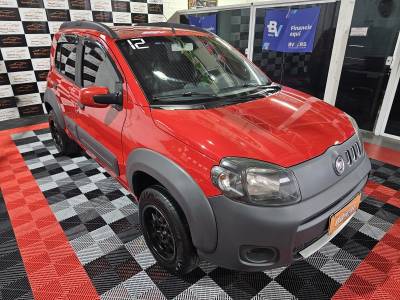 FIAT - UNO - 2011/2012 - Vermelha - R$ 32.900,00