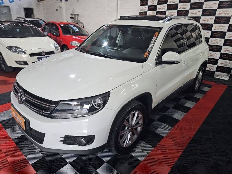VOLKSWAGEN - TIGUAN - 2013/2014 - Branca - R$ 69.900,00