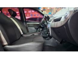 RENAULT - SANDERO - 2010/2011 - Vermelha - R$ 27.900,00