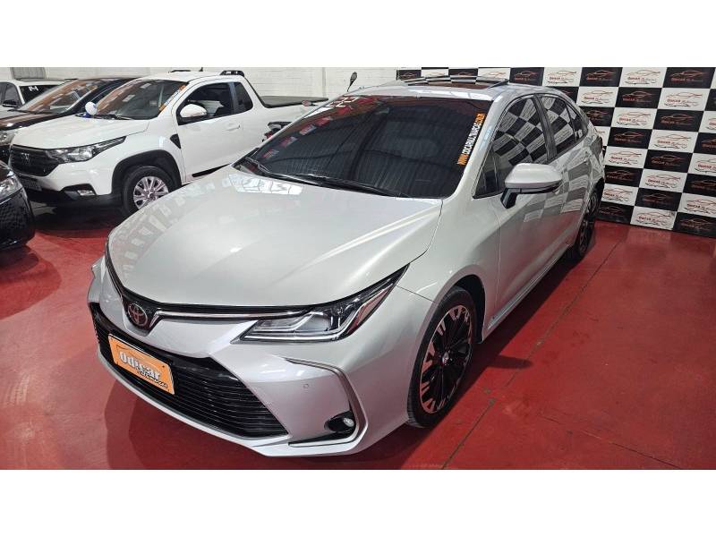 TOYOTA - COROLLA - 2022/2022 - Prata - R$ 145.900,00