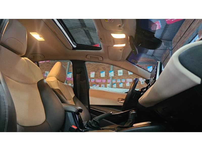 TOYOTA - COROLLA - 2022/2022 - Prata - R$ 145.900,00