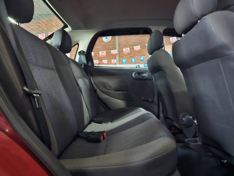 CHEVROLET - CORSA - 2009/2010 - Vermelha - R$ 28.900,00