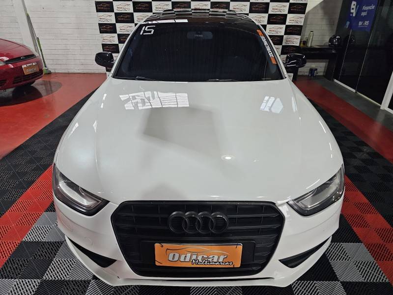 AUDI - A4 - 2014/2015 - Branca - R$ 85.900,00