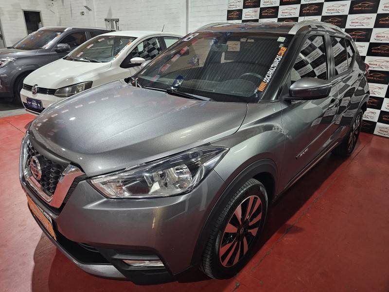 NISSAN - KICKS - 2017/2018 - Cinza - R$ 82.900,00