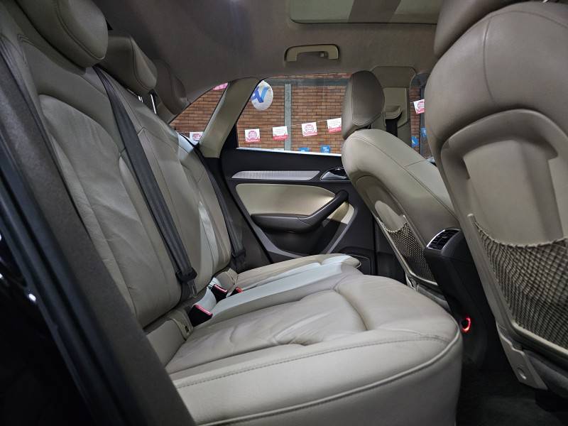AUDI - Q3 - 2014/2015 - Preta - R$ 88.900,00
