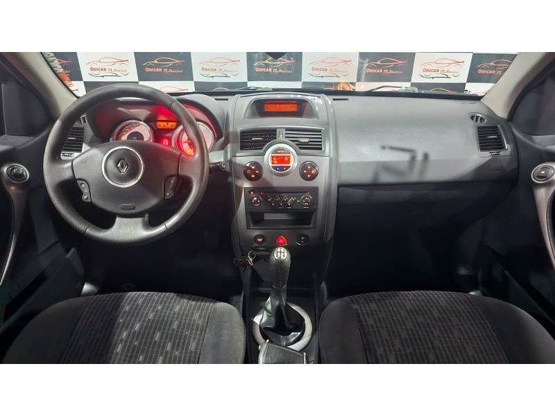 RENAULT - MÉGANE - 2012/2012 - Preta - R$ 32.900,00