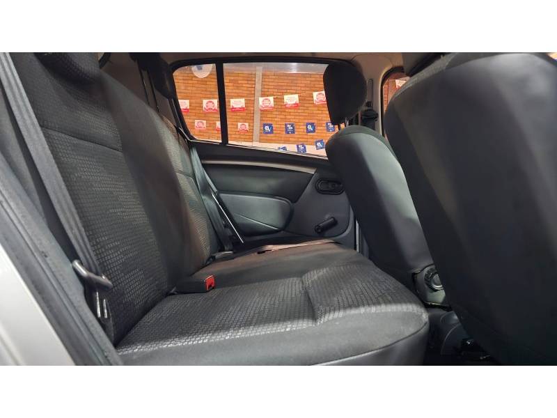 RENAULT - SANDERO - 2010/2010 - Prata - R$ 27.900,00