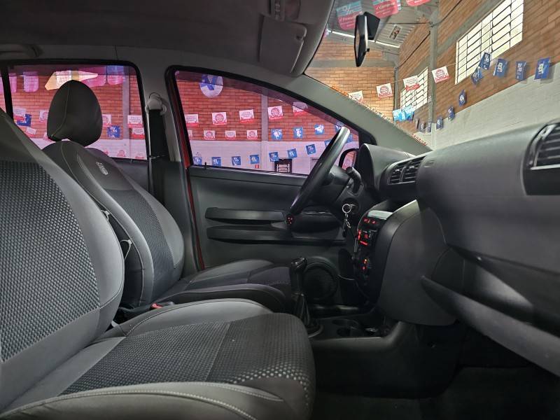 VOLKSWAGEN - CROSSFOX - 2009/2010 - Vermelha - R$ 34.900,00