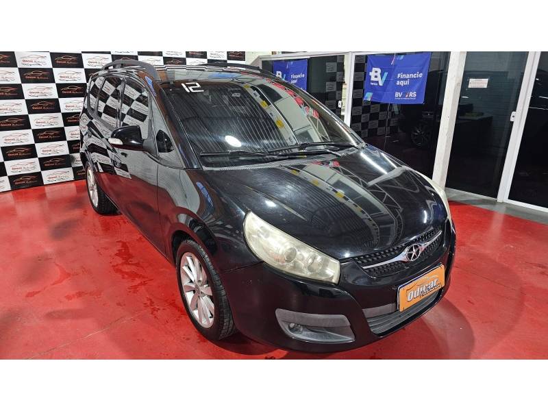 JAC - J6 - 2011/2012 - Preta - R$ 28.900,00