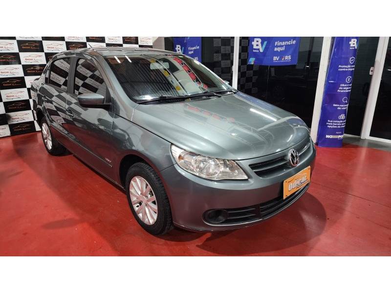 VOLKSWAGEN - VOYAGE - 2010/2011 - Prata - R$ 35.900,00