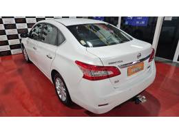 NISSAN - SENTRA - 2013/2014 - Branca - R$ 45.900,00