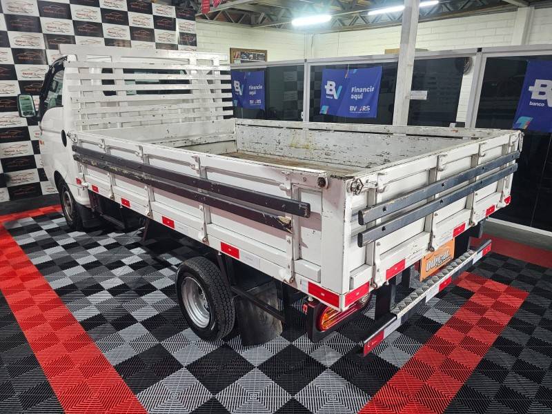 HYUNDAI - HR - 2009/2010 - Branca - R$ 75.900,00