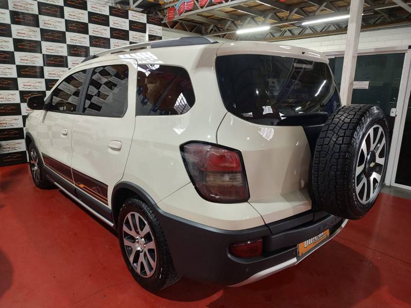 CHEVROLET - SPIN - 2016/2017 - Branca - R$ 62.900,00