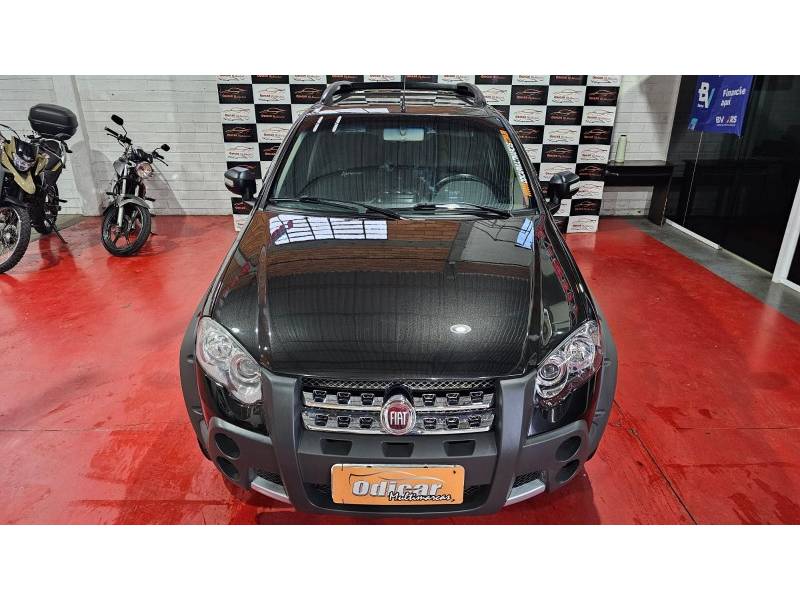 FIAT - STRADA - 2010/2011 - Preta - R$ 54.900,00