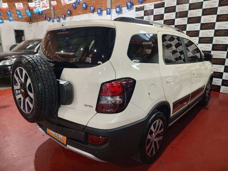CHEVROLET - SPIN - 2016/2017 - Branca - R$ 62.900,00