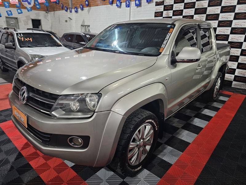 VOLKSWAGEN - AMAROK - 2010/2011 - Prata - R$ 79.900,00