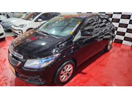 CHEVROLET - ONIX - 2014/2015 - Preta - R$ 51.900,00