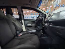 FIAT - UNO - 2011/2012 - Vermelha - R$ 32.900,00