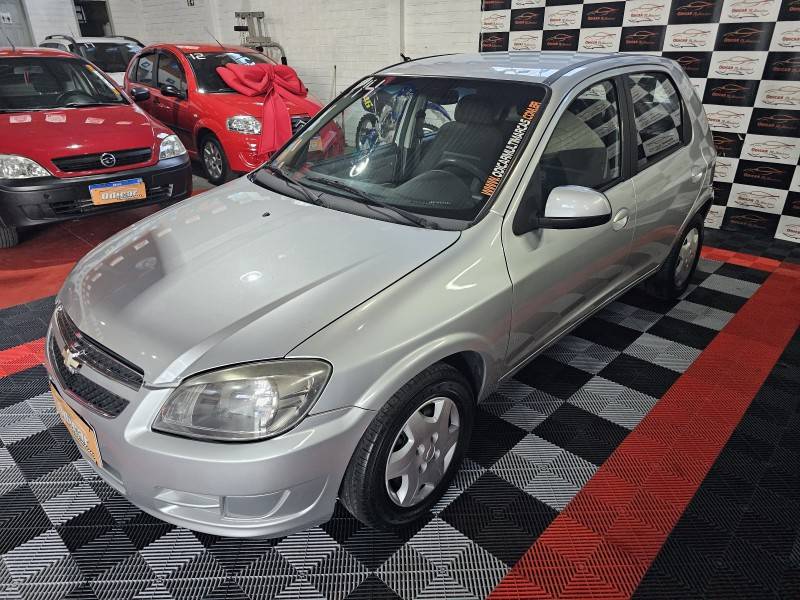 CHEVROLET - CELTA - 2013/2014 - Cinza - R$ 32.900,00