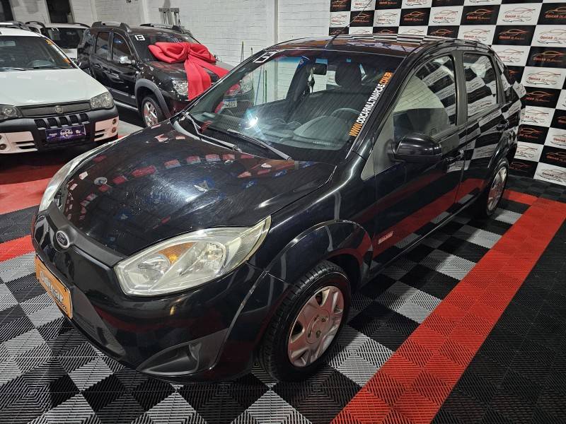 FORD - FIESTA - 2012/2013 - Preta - R$ 35.900,00