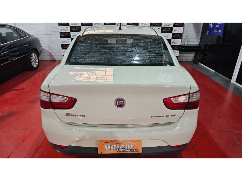 FIAT - GRAND SIENA - 2016/2016 - Branca - R$ 42.900,00