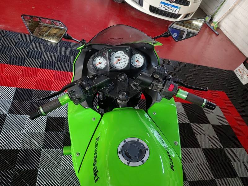 KAWASAKI - NINJA 250R - 2011/2011 - Verde - R$ 12.900,00