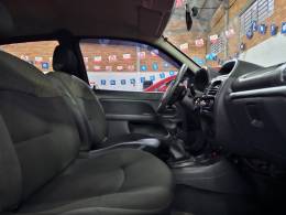 RENAULT - CLIO - 2013/2014 - Preta - R$ 19.900,00