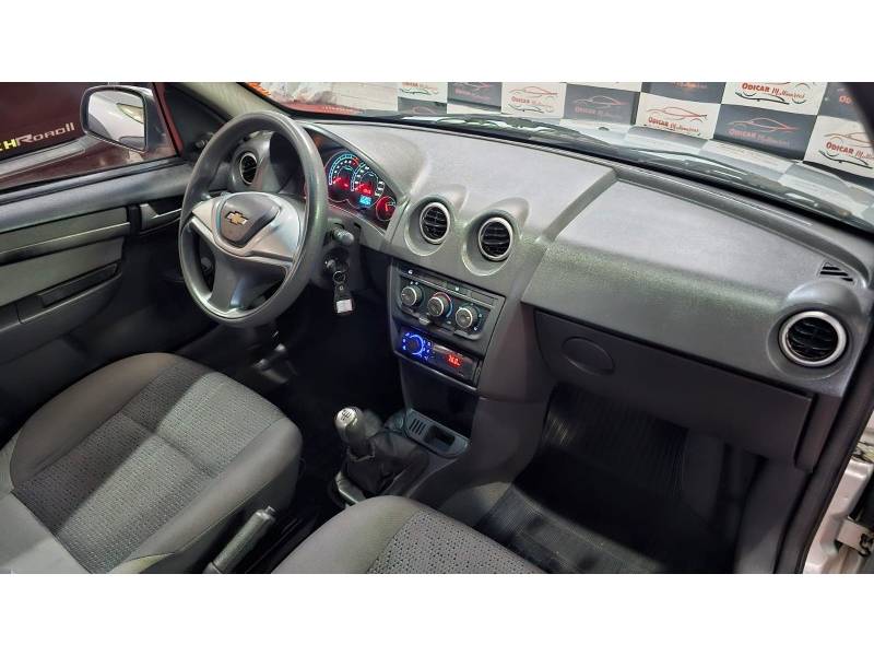 CHEVROLET - CELTA - 2013/2014 - Prata - R$ 33.900,00