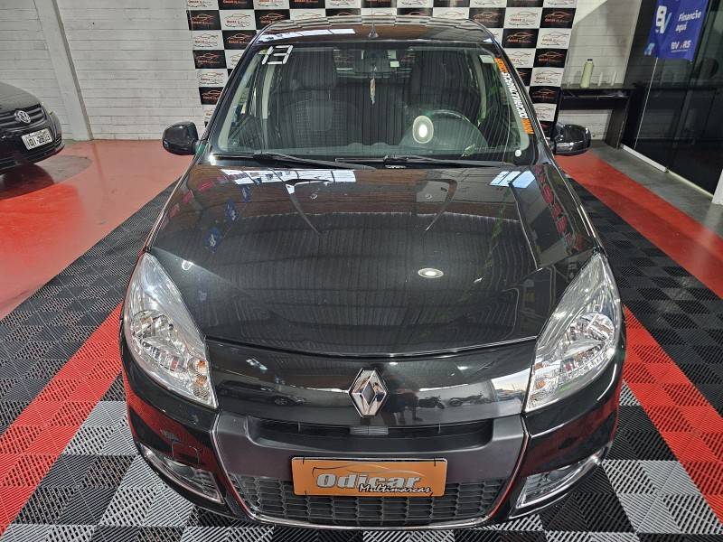 RENAULT - SANDERO - 2012/2013 - Preta - R$ 39.900,00