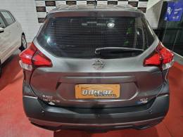 NISSAN - KICKS - 2017/2018 - Cinza - R$ 82.900,00