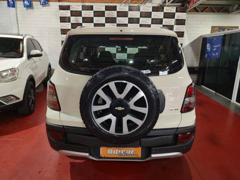 CHEVROLET - SPIN - 2016/2017 - Branca - R$ 62.900,00